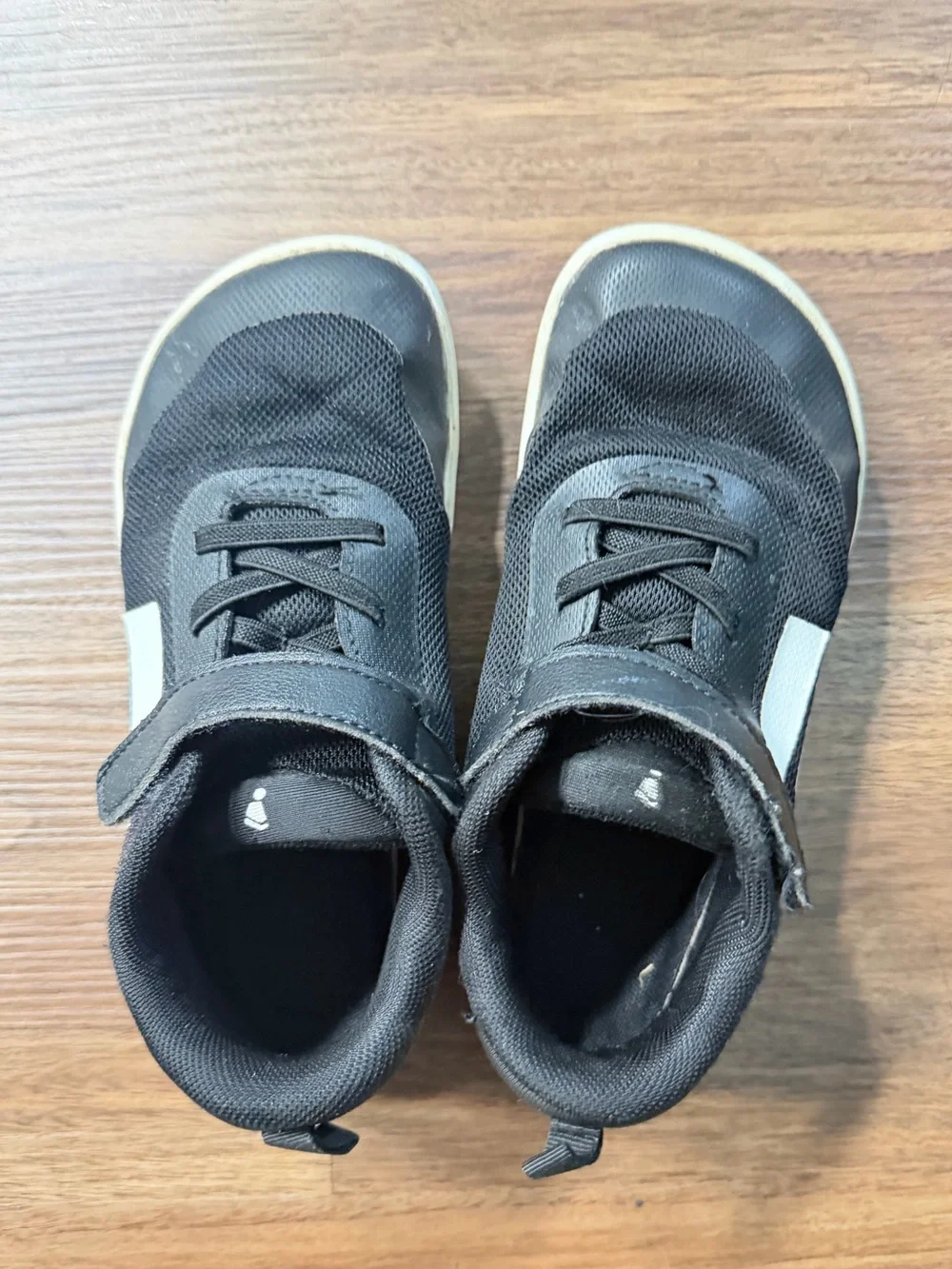 Splay Kids Black & White Athletic barefoot Sneakers - Velcro Closure